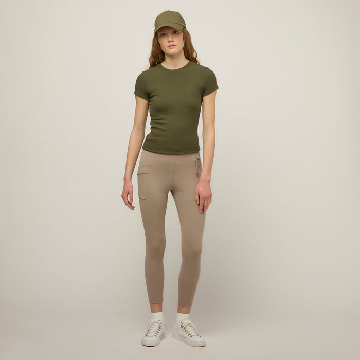 #colour_taupe
