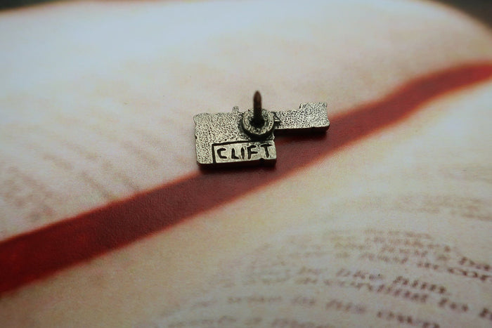 Knowing Him Lapel Pin