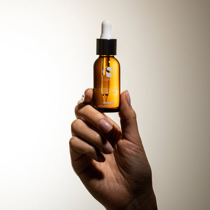 Model image of IS Clinical Super Serum Advance+