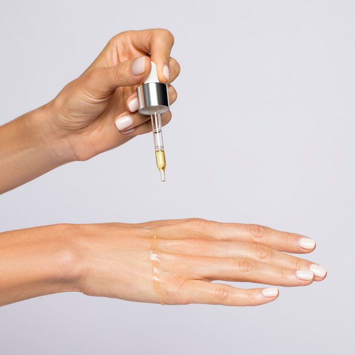 Lifestyle image of IS Clinical Super Serum Advance+