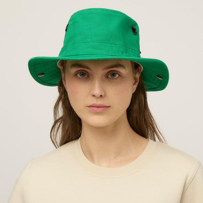 Bright Green / 7