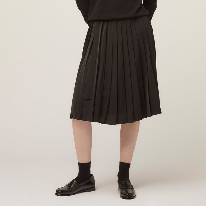 Black / 2