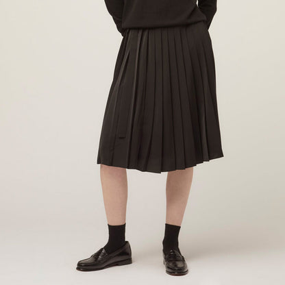 Black / 2