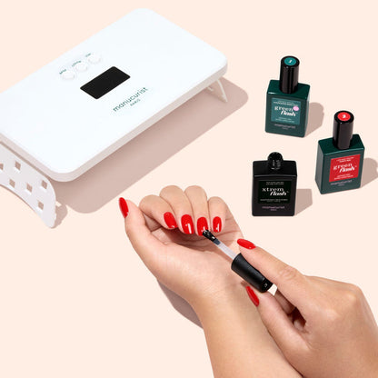 Model image of Manucurist Xtrem Flash Long-Lasting Gel Polish Routine Kit